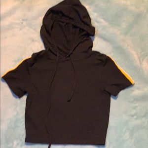Short sleeve hoodie t-shirt